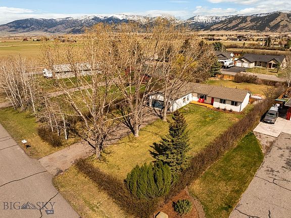 3rd image of 3210 E Hollyhock Dr