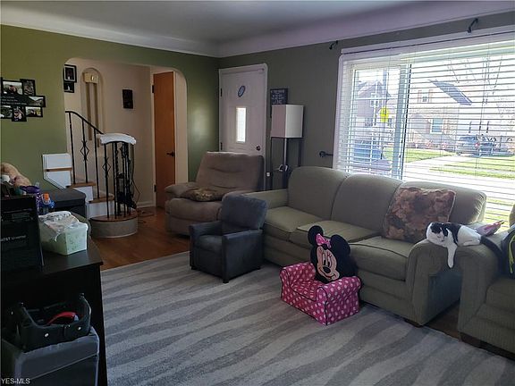 3rd image of 7903 Deerfield Dr