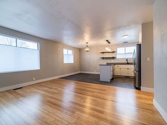 3rd image of 269 S Montgomery St W #3