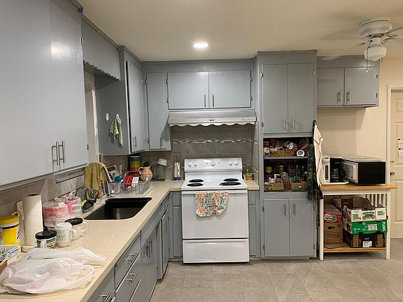 3rd image of 3311 N Pershing Ave