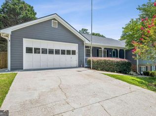 1192 Lakeview Rd, Grayson, GA 30017