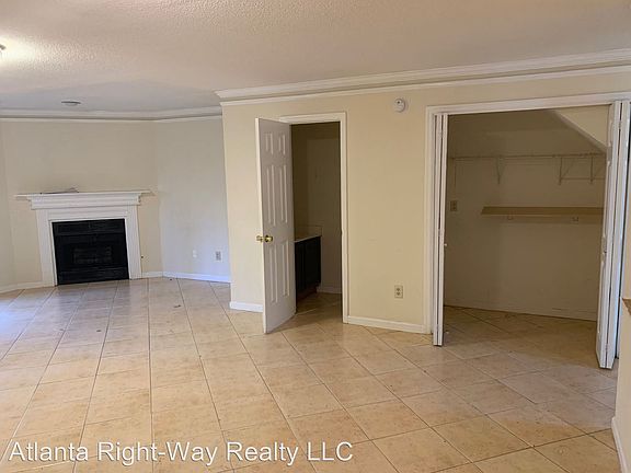 3rd image of 676 Coventry Township Ln