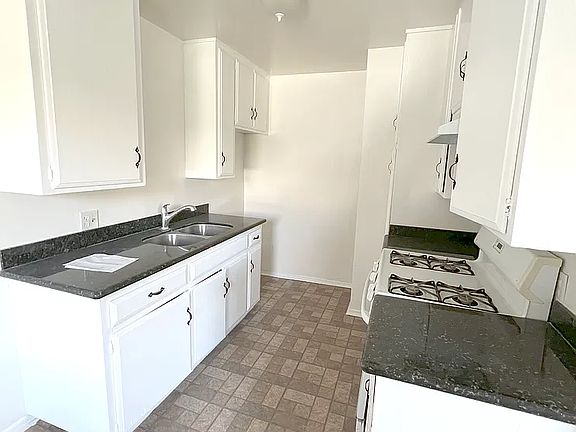 2nd image of 889 N Laurel Ave #9