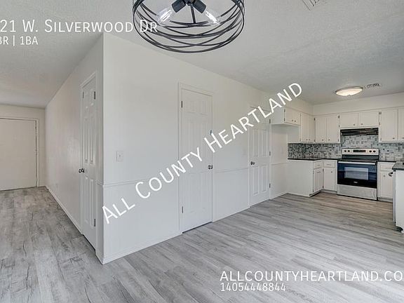 5th image of 321 W Silverwood Dr
