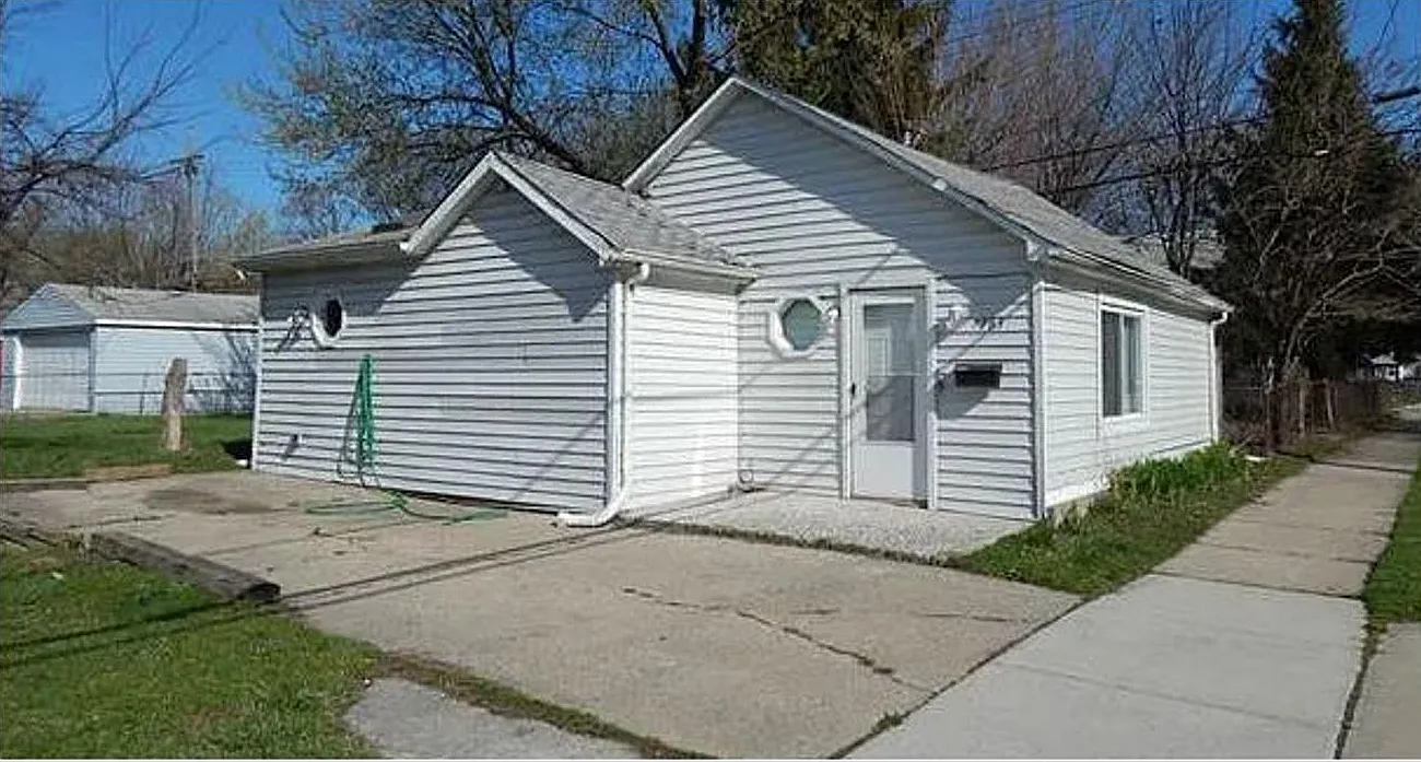 7283 Studebaker Ave — Photo 1