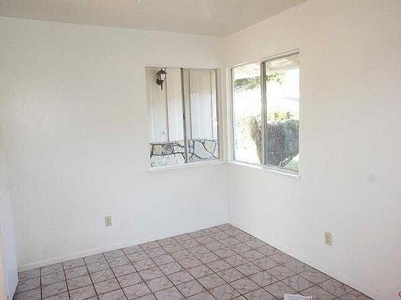 Eating area in kitchen