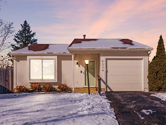 2nd image of 4334 Lawn Pl