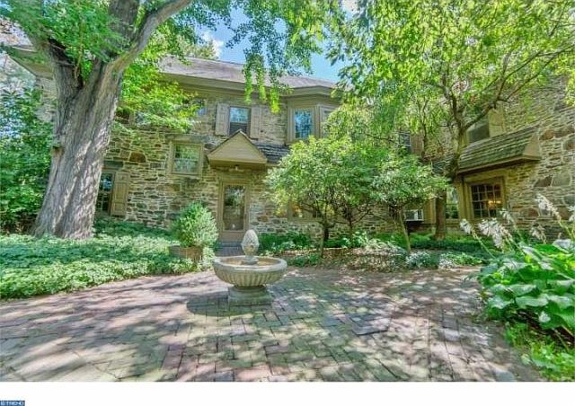 1st image of 5125 Woodbine Ave