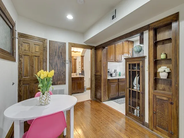 Claremont Apartments — Photo 32