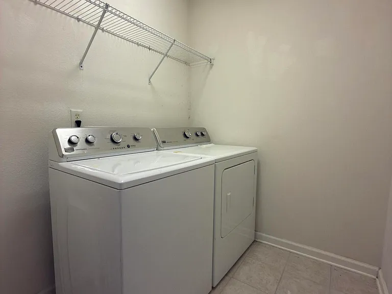5841 Parkstone Crossing Dr — Photo 24
