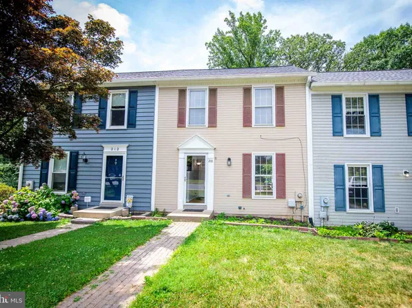 210 Hoff Ct, Mount Airy, MD 21771
