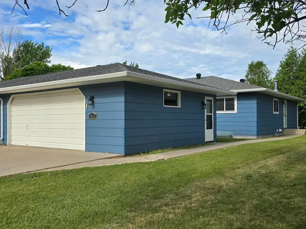 3409 12th St S, Moorhead, MN 56560