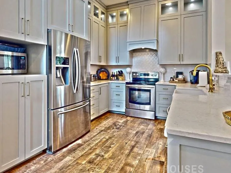 323 Blue Water Way — Photo 4