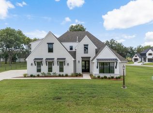 19110 E White Willow Pass, Owasso, OK 74055