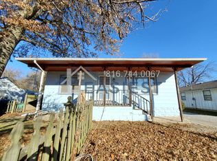 1106 E Walnut St, Independence, MO 64050