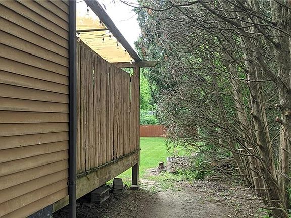 4th image of 410 Melrose Dr