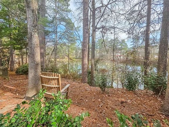 3rd image of 2214 Lake Pointe Cir