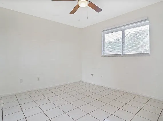 4751 Beacon St — Photo 25