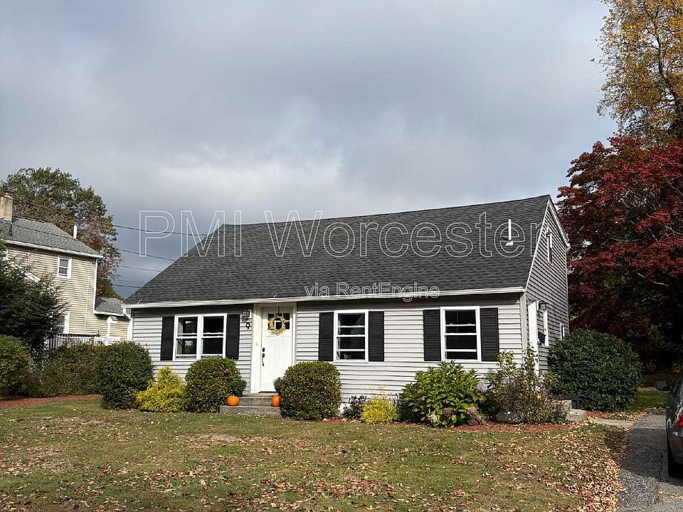 1st image of 9 Greenwood Dr