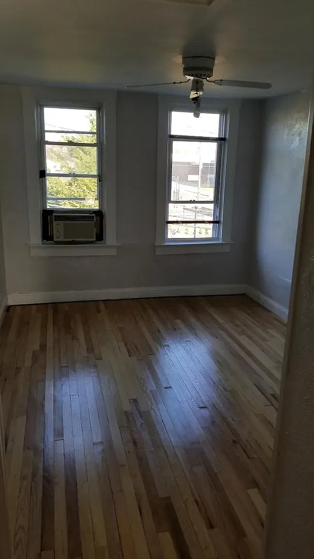 3 bed, 1.5 bath, 1250 sqft, $1,650 — Photo 2