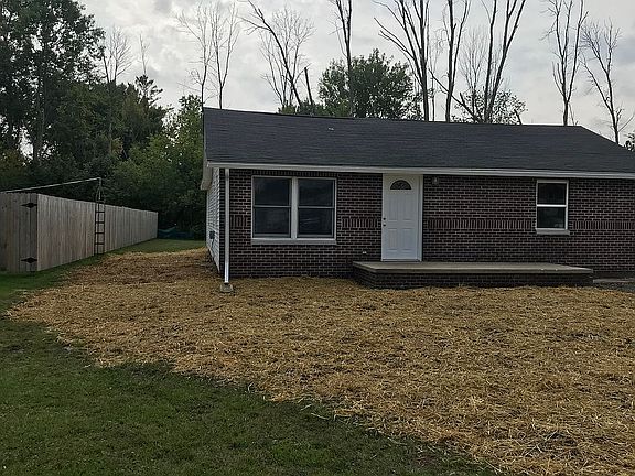 3rd image of 3932 Plummer Dr