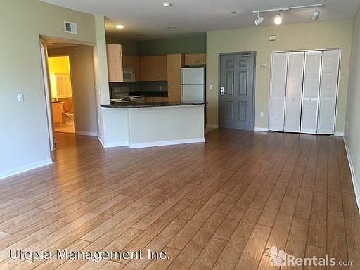 2nd image of 1501 Front St Unit 205