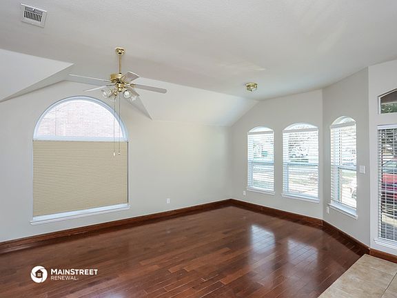 5th image of 222 Jacob Ct