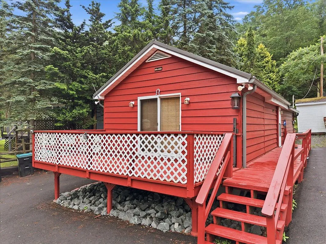 2 bed, 1.0 bath, 720 sqft, $1,500 — Photo 1