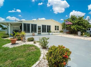 11 Middleton Ct, North Fort Myers, FL 33903