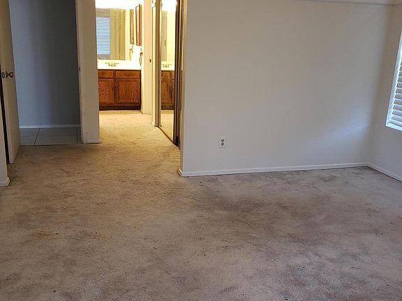 5th image of 8618 W Grovers Ave