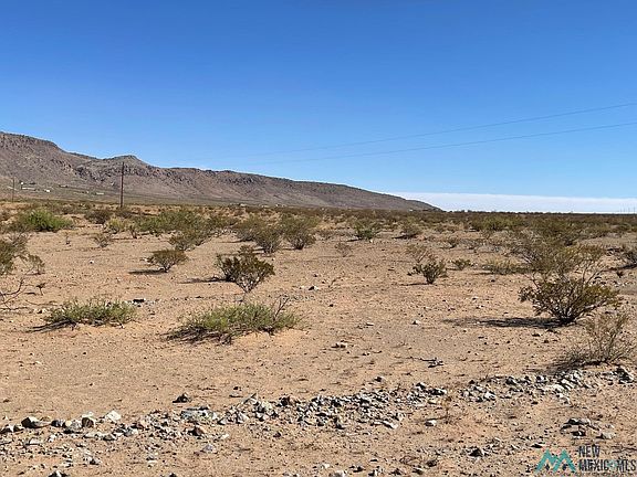 3rd image of Tierra Rd SE