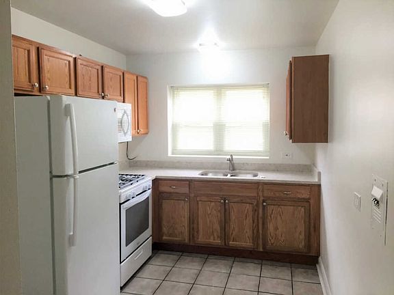 2nd image of 6105 N Seeley Ave #1