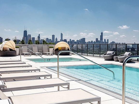 3rd image of 2335 N Lincoln Ave APT 1614