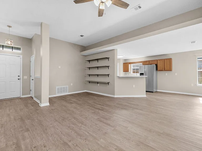 1477 Sturbridge Pl — Photo 3
