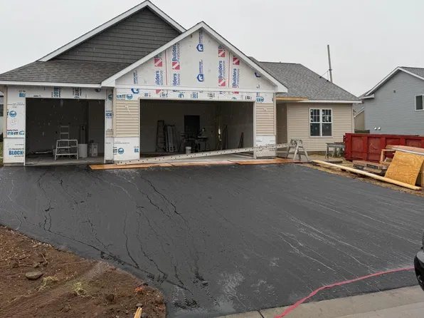 1615 Squirrel Way, New Richmond, WI 54017