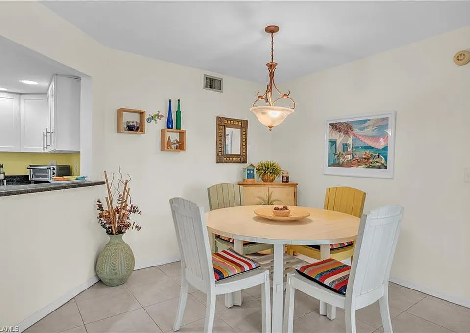 601 Beachwalk Cir #101