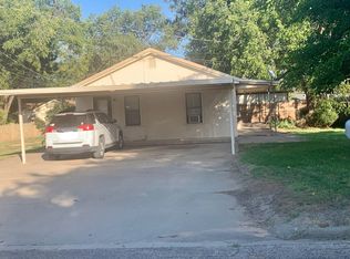 706 Lexington St #B, Plainview, TX 79072