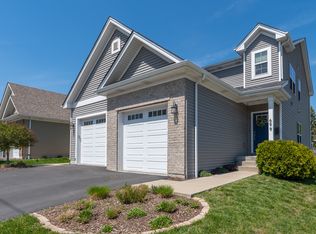 699 Stevens St, Geneva, IL 60134