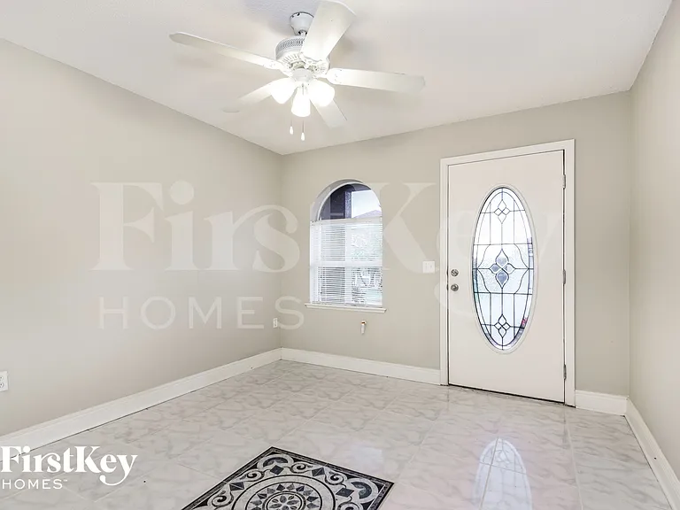 3808 McKinley Dr — Photo 4