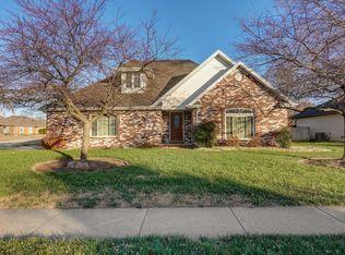 2644 N Meadow Lake Dr, Springfield, MO 65802