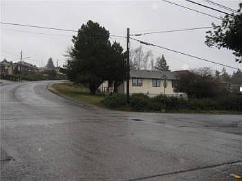 2nd image of 907 Callahan Dr