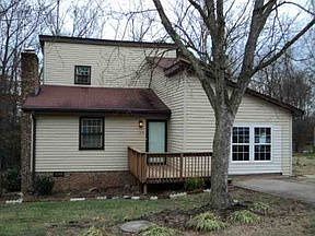 2nd image of 104 Pine Ln