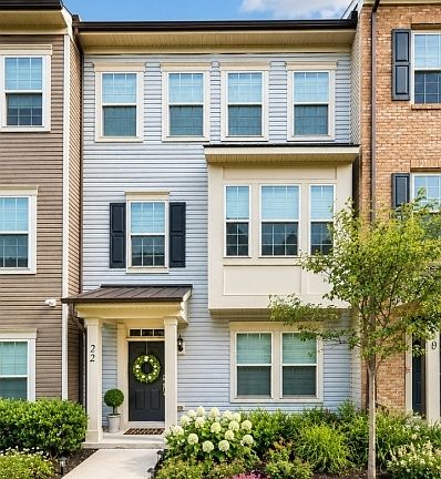 3rd image of 22 Gala Ct