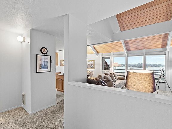 5th image of 1000 SE Bay Blvd #549649