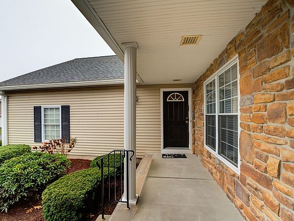 2nd image of 71 Clipper Way Unit 71