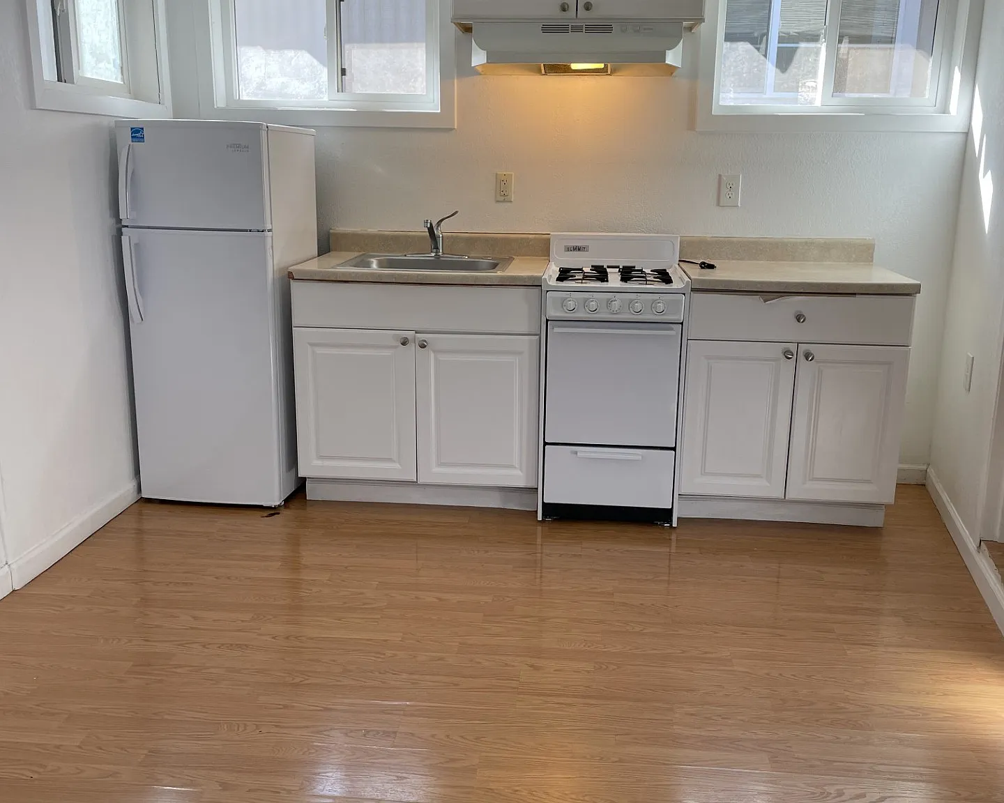 Studio, $1,495 — Photo 2