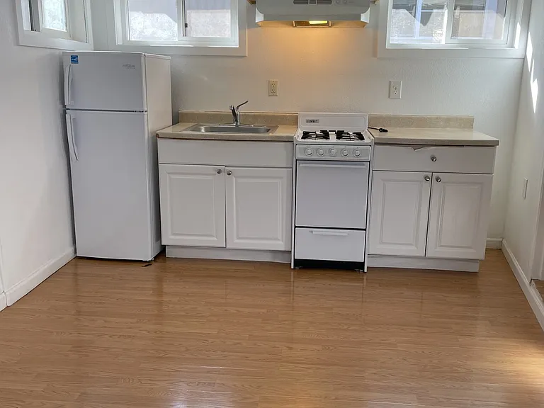1027 Olive Dr #33 — Photo 2