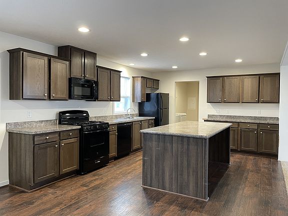 3rd image of 7204 E Grand River Ave #385