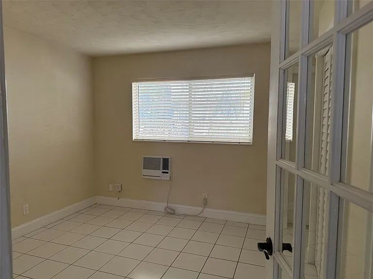 1219 NE 14th Ave #4 — Photo 5