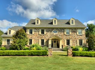 11 Woodmere Way, Pennington, NJ 08534